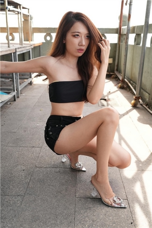 黑色比基尼MM(313P)[10.2G/JPG]