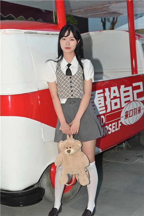 白丝袜女孩(326P)[5.2G/JPG]