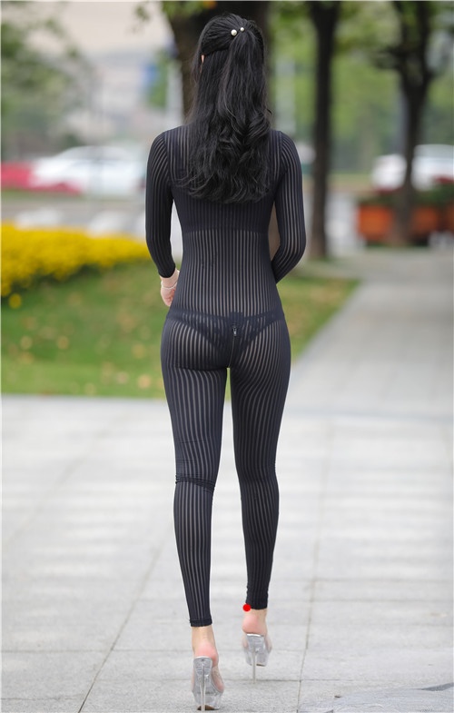 性感的连体衣美女(95P)[1.16G/JPG]