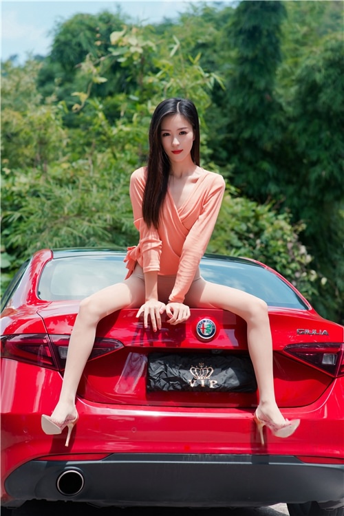 小怡的丝袜(52P)[231M/JPG]