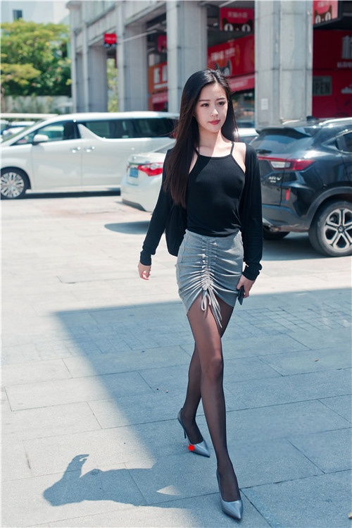 黑丝S女-未删减【套图+视频】
