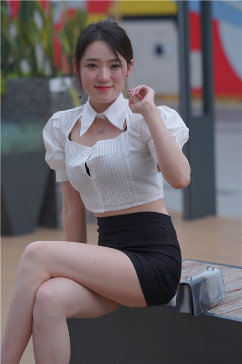 性感的白裤美女(935P)[12.3G/JPG]