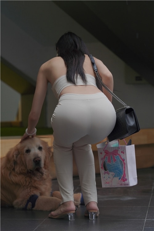 性感的白裤美女(935P)[12.3G/JPG]