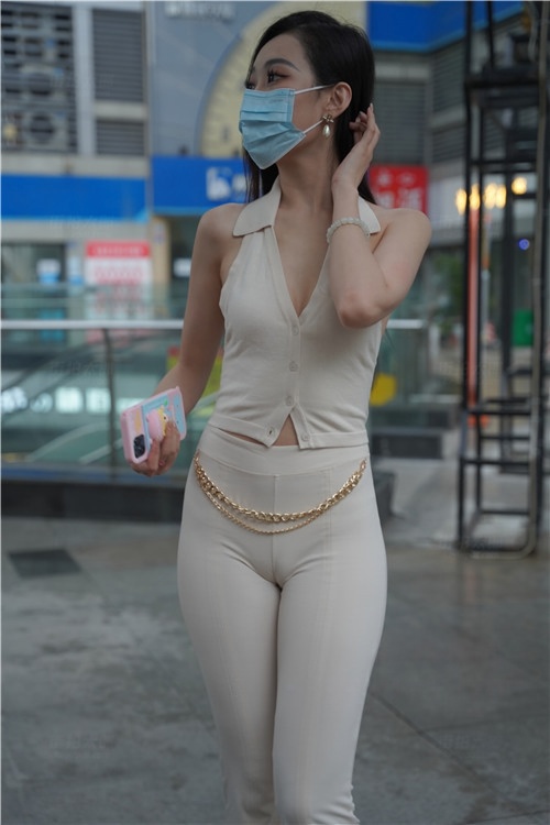 性感的白裤美女(935P)[12.3G/JPG]