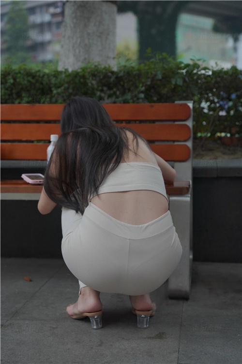 性感的白裤美女(935P)[12.3G/JPG]