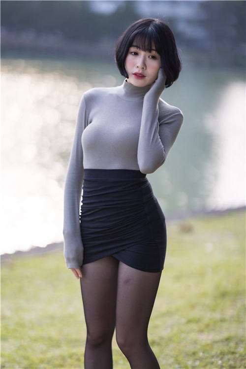 黑丝美女(50P)[979M/JPG]