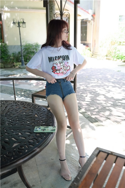 长腿肉丝小姐姐(367P)[6.93G/JPG]