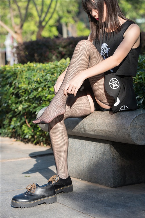 两个漂亮的小美女(118P)[824M/JPG]