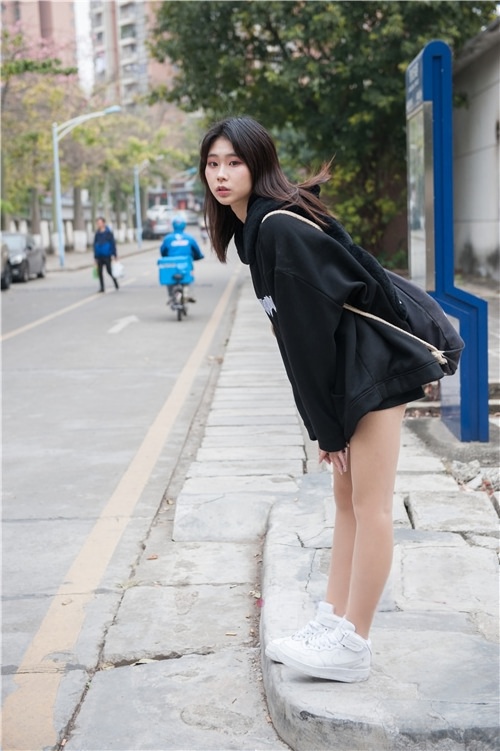 丝足美腿小姐姐(149P)[855M/JPG]