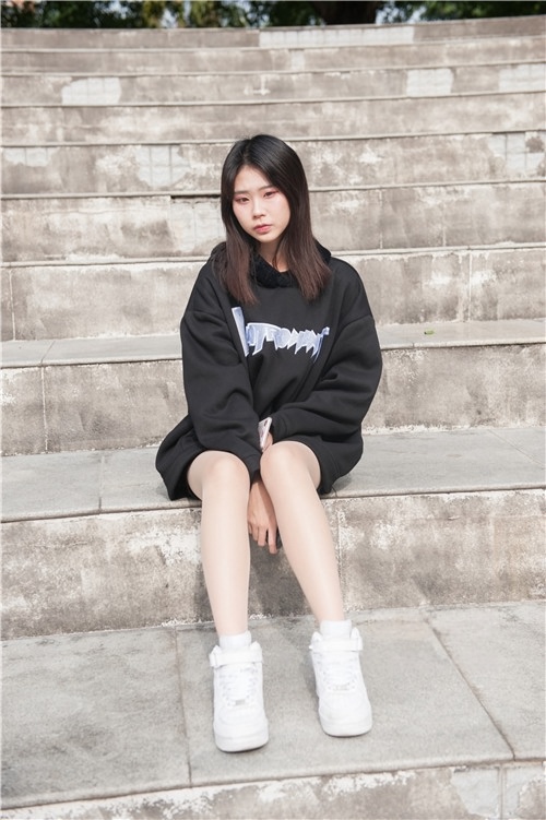 丝足美腿小姐姐(149P)[855M/JPG]