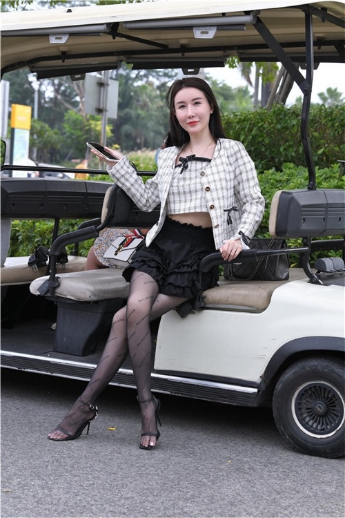 漂亮的黑丝美眉【套图+视频】