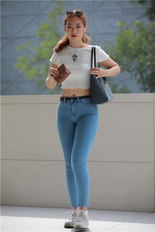 长腿牛仔裤小姐姐【套图+视频】