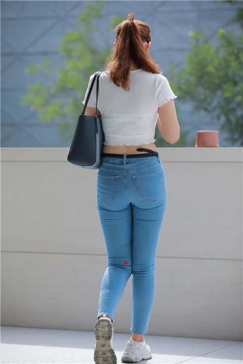 长腿牛仔裤小姐姐【套图+视频】