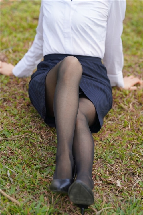 黑丝美腿【套图+视频】