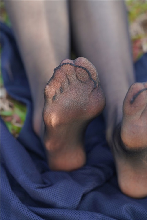 黑丝美腿【套图+视频】