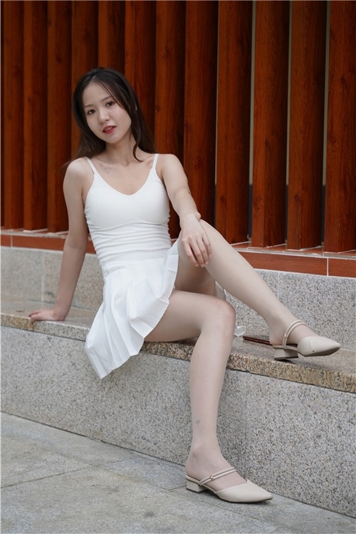 白色比基尼小姐姐【套图+视频】