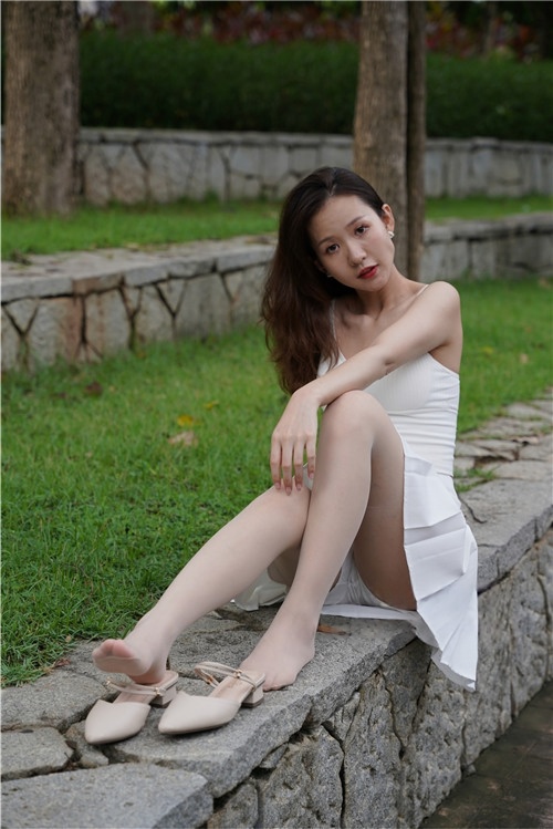 白色比基尼小姐姐【套图+视频】