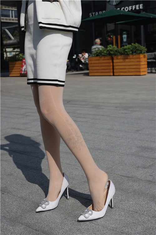 肉丝长发美女【套图+视频】