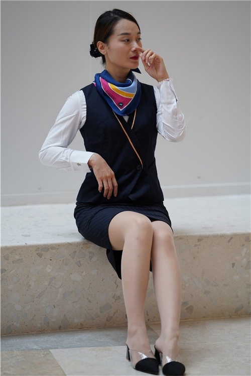 制服小姐姐【套图+视频】