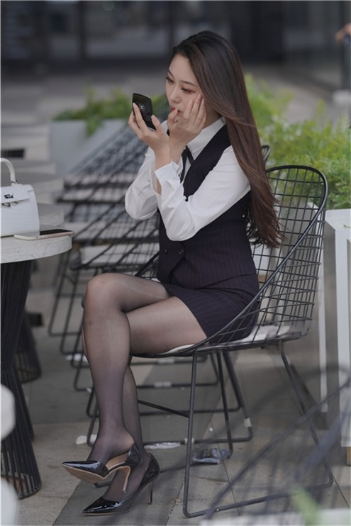 黑丝职业装美女【套图+视频】