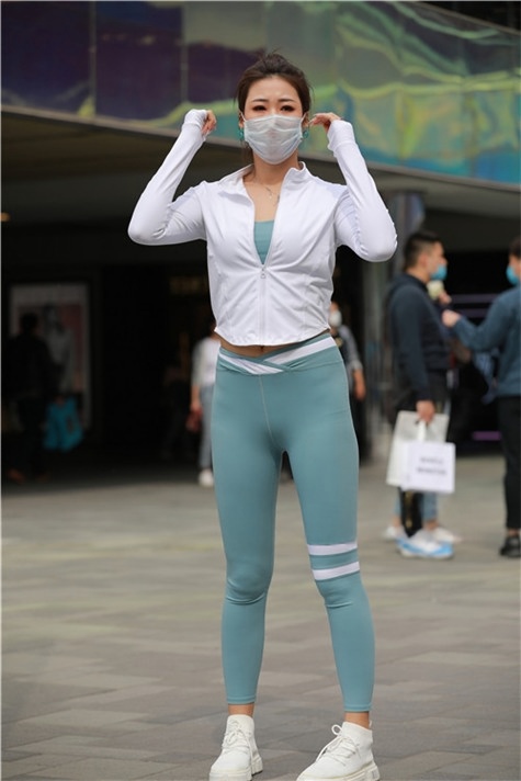 蓝色紧身裤小姐姐【套图+视频】