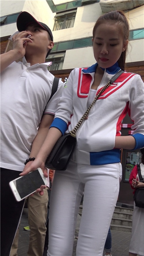 白裤小姐姐[2.09G/MP4]