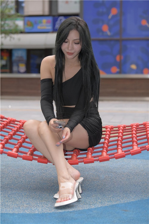 黑色包臀裙美女(729P)[套图16.1G/JPG]