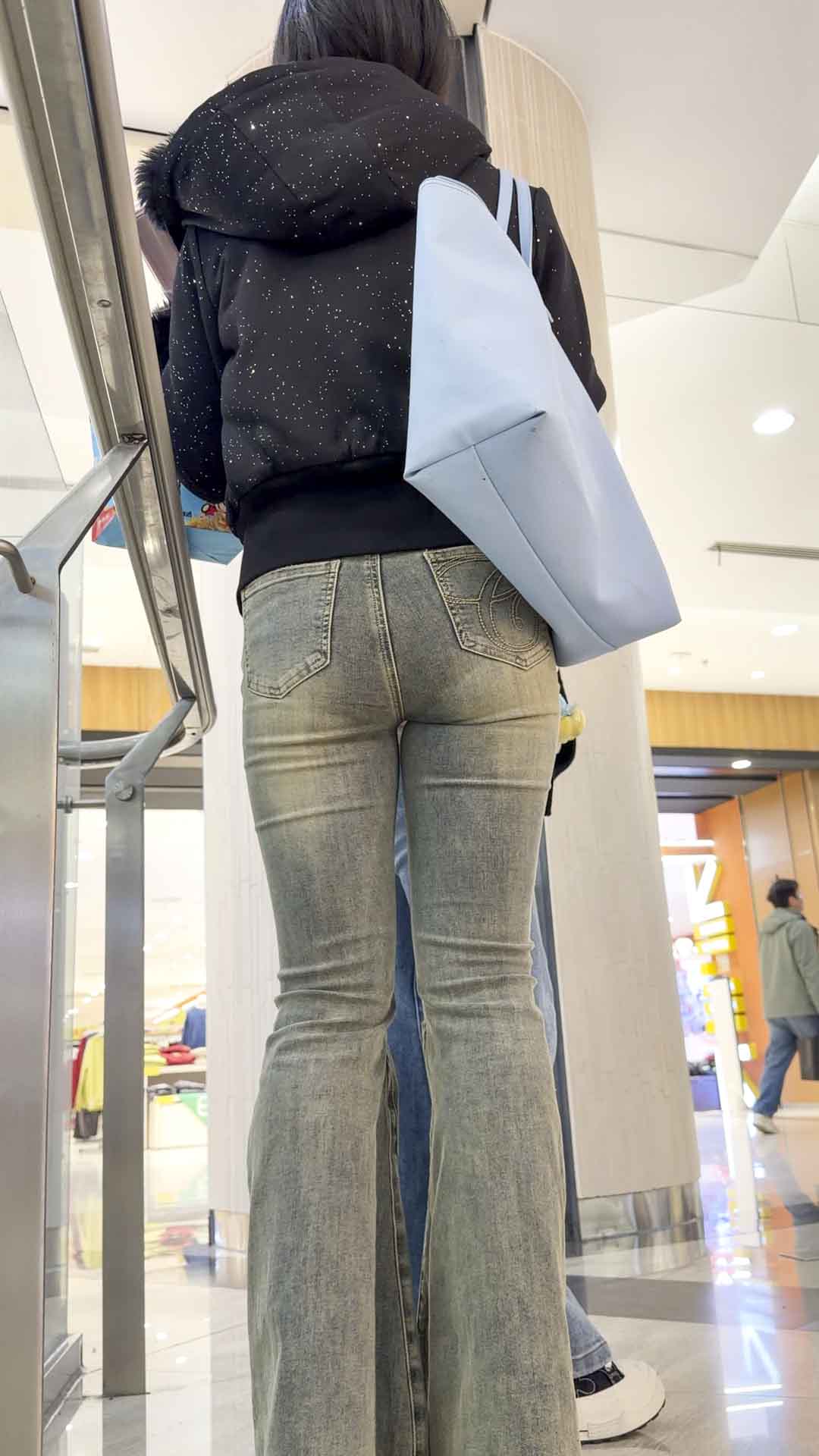 (积分58)超紧牛仔透内痕小姐姐