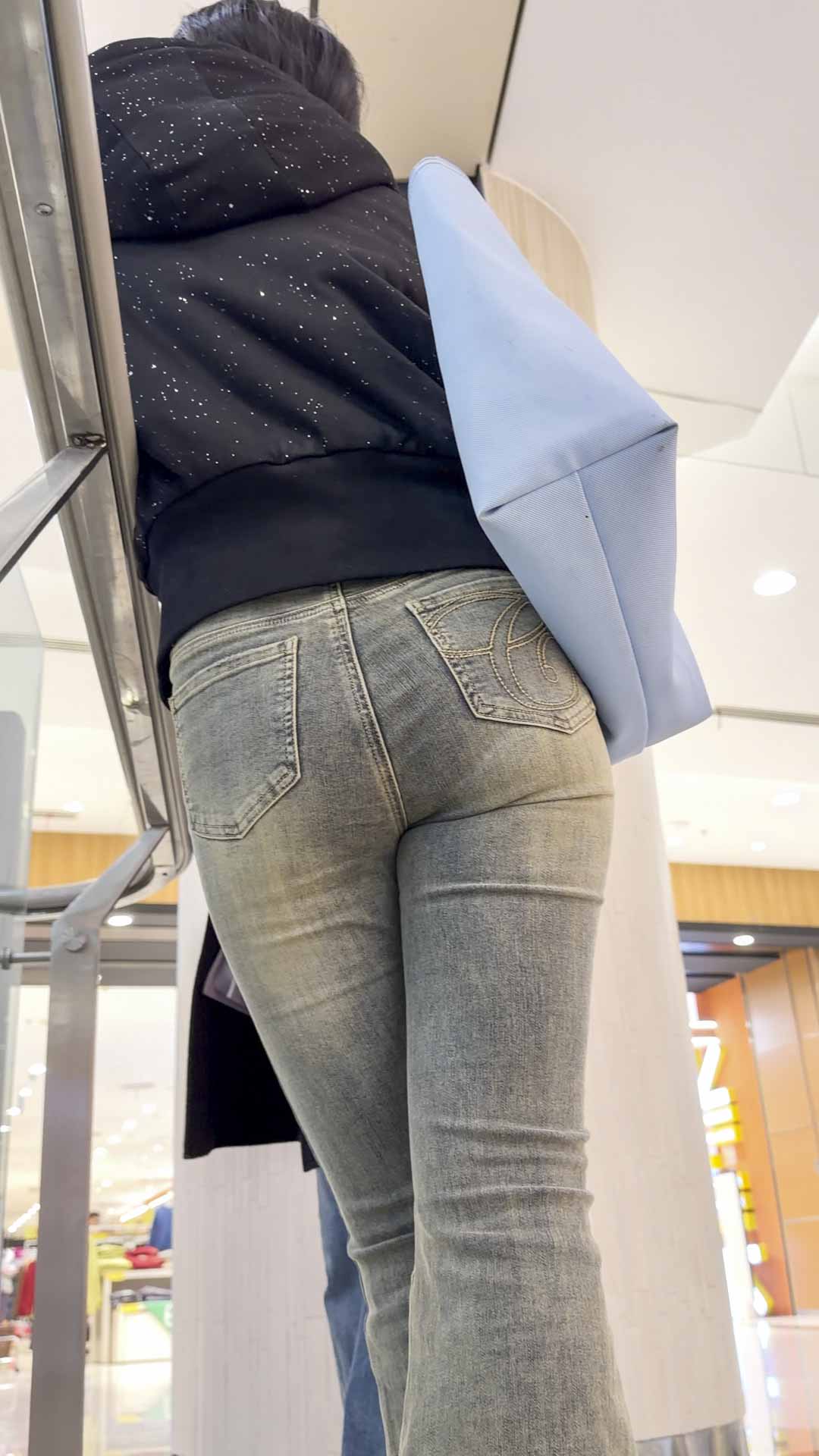 (积分58)超紧牛仔透内痕小姐姐