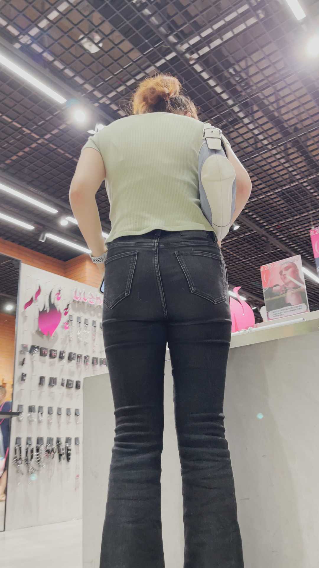 饱满圆润黑牛仔丰臀少女【积分99】