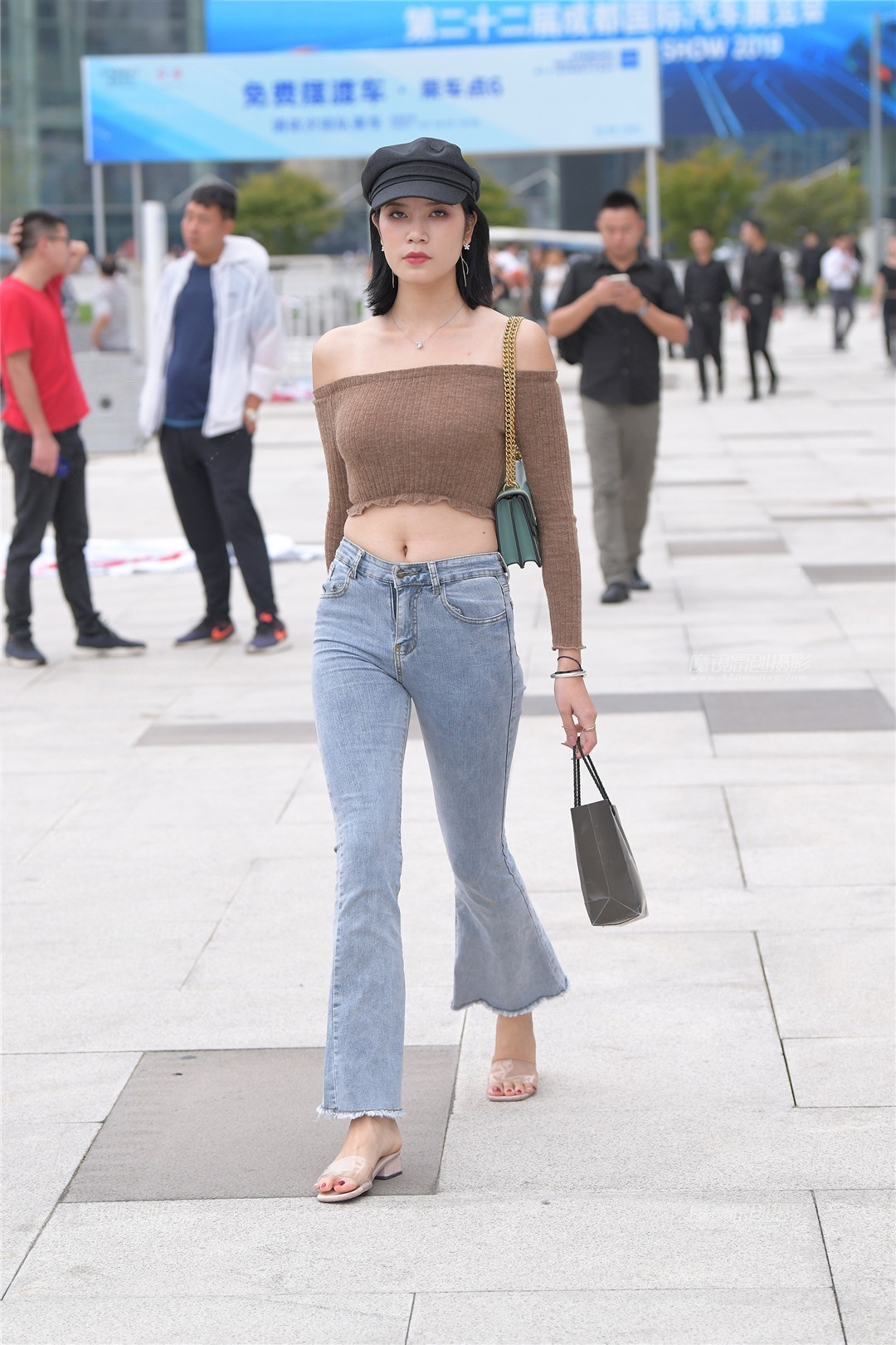 气质紧牛小姐姐（15P）