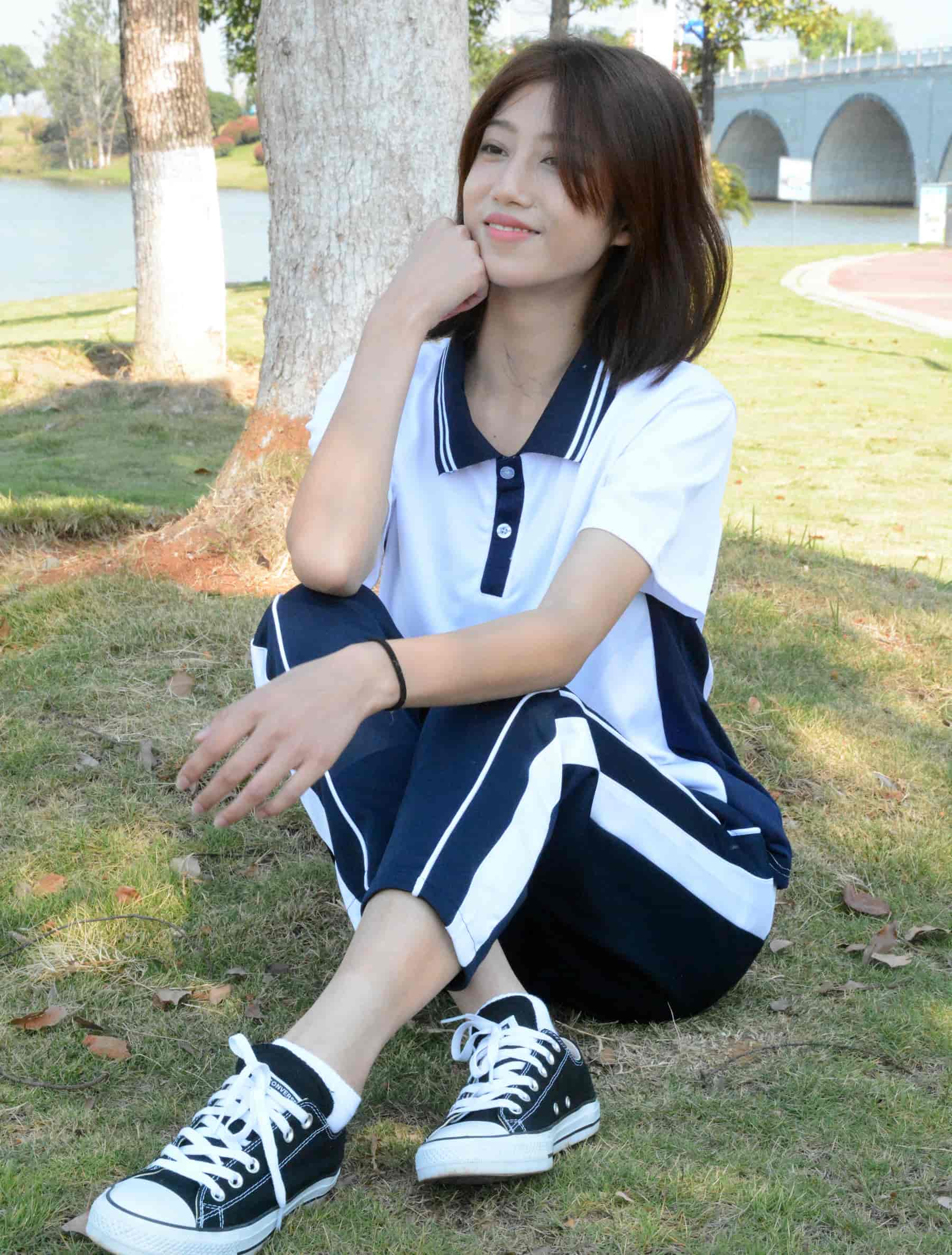爱月下 全系列9期 69GB 灰色T恤短裤+肉丝光腿+JK丝袜美足