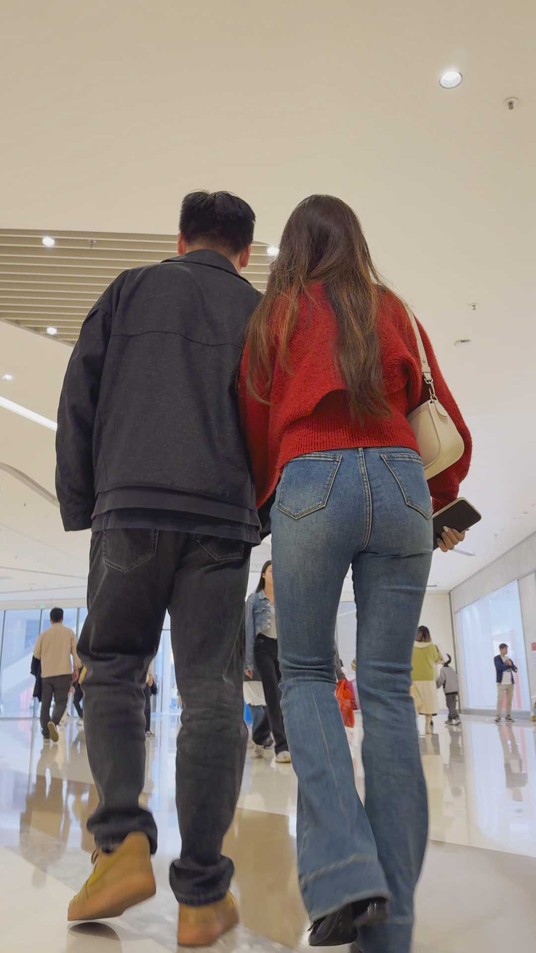 长发紧臀蓝牛小姐姐【积分125】