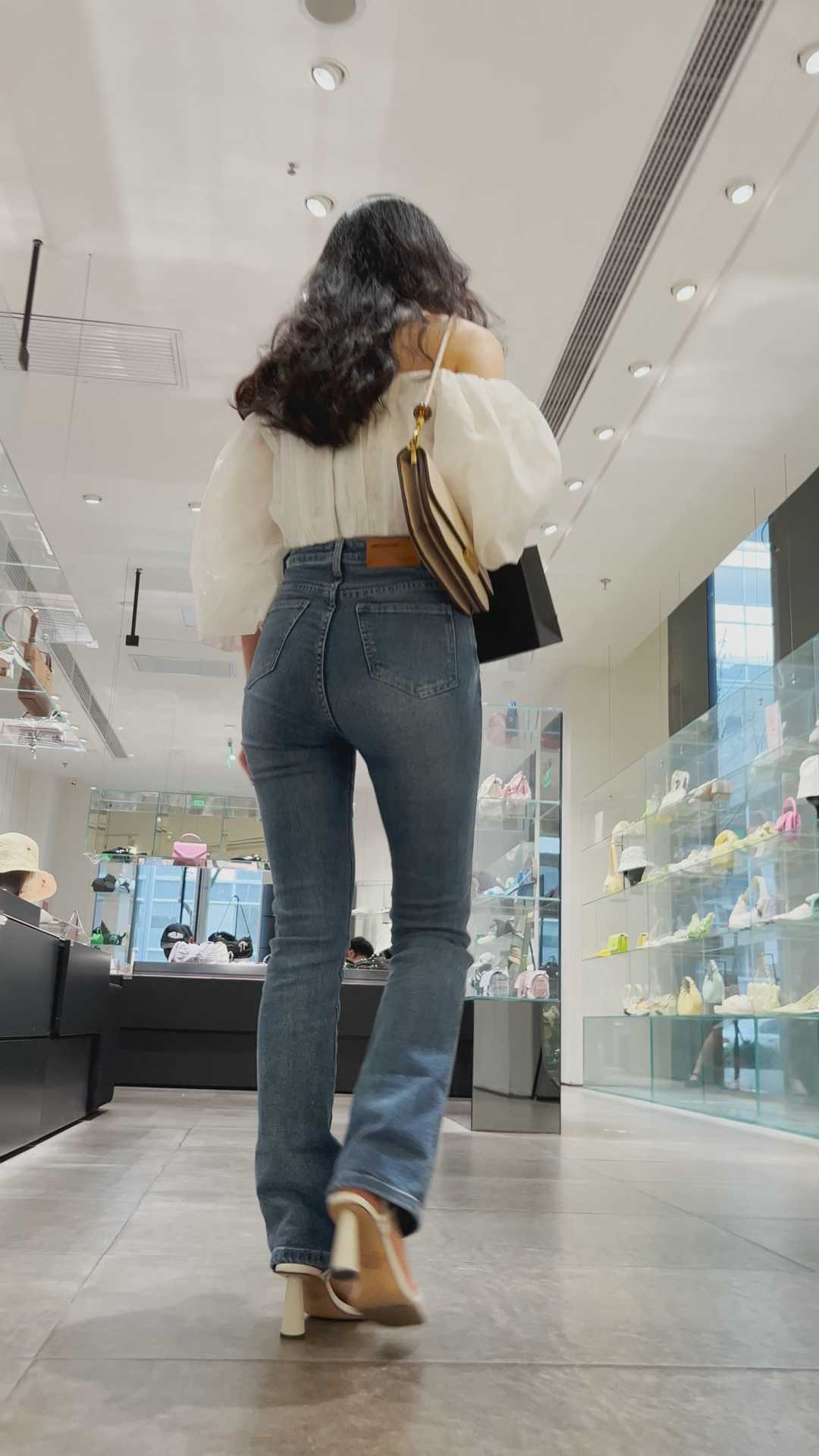 性感长发金三角牛仔小姐姐（积分135）