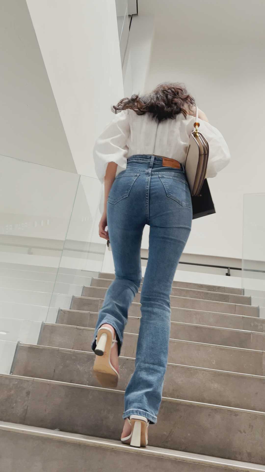 性感长发金三角牛仔小姐姐（积分135）