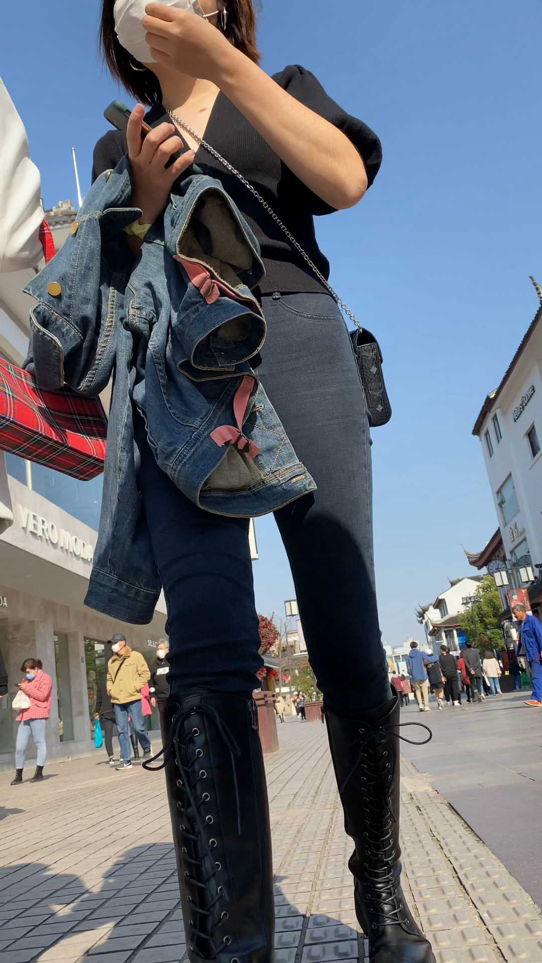超紧牛仔裤饱满翘臀少女（积分227）