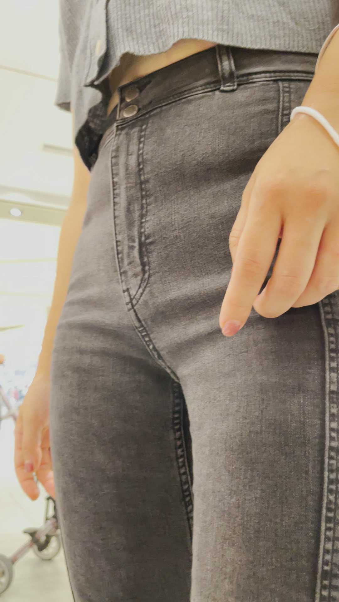 饱满圆润翘臀年轻妈咪【积分142】