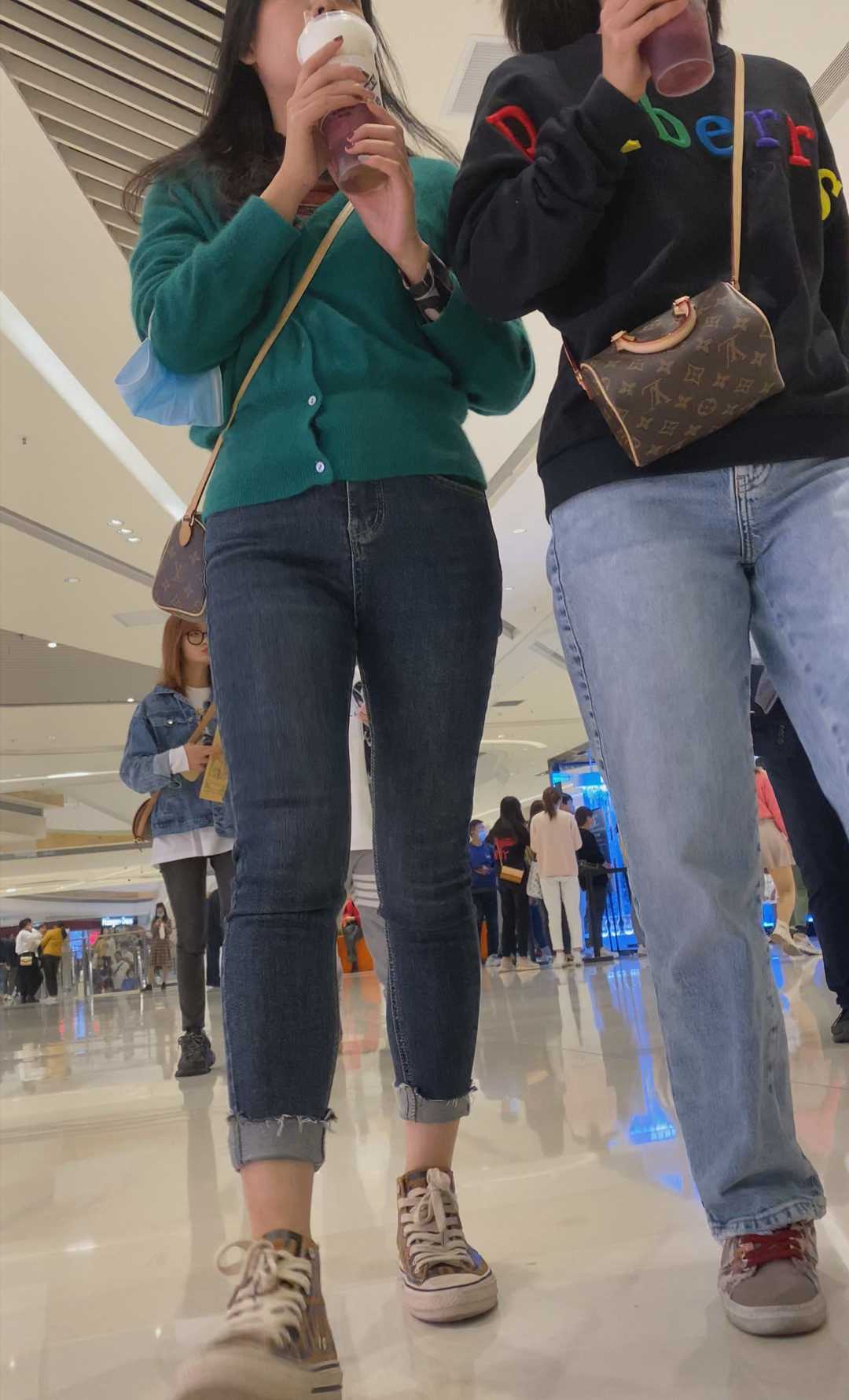 性感饱满蓝牛美臀少妇韵味【积分120】