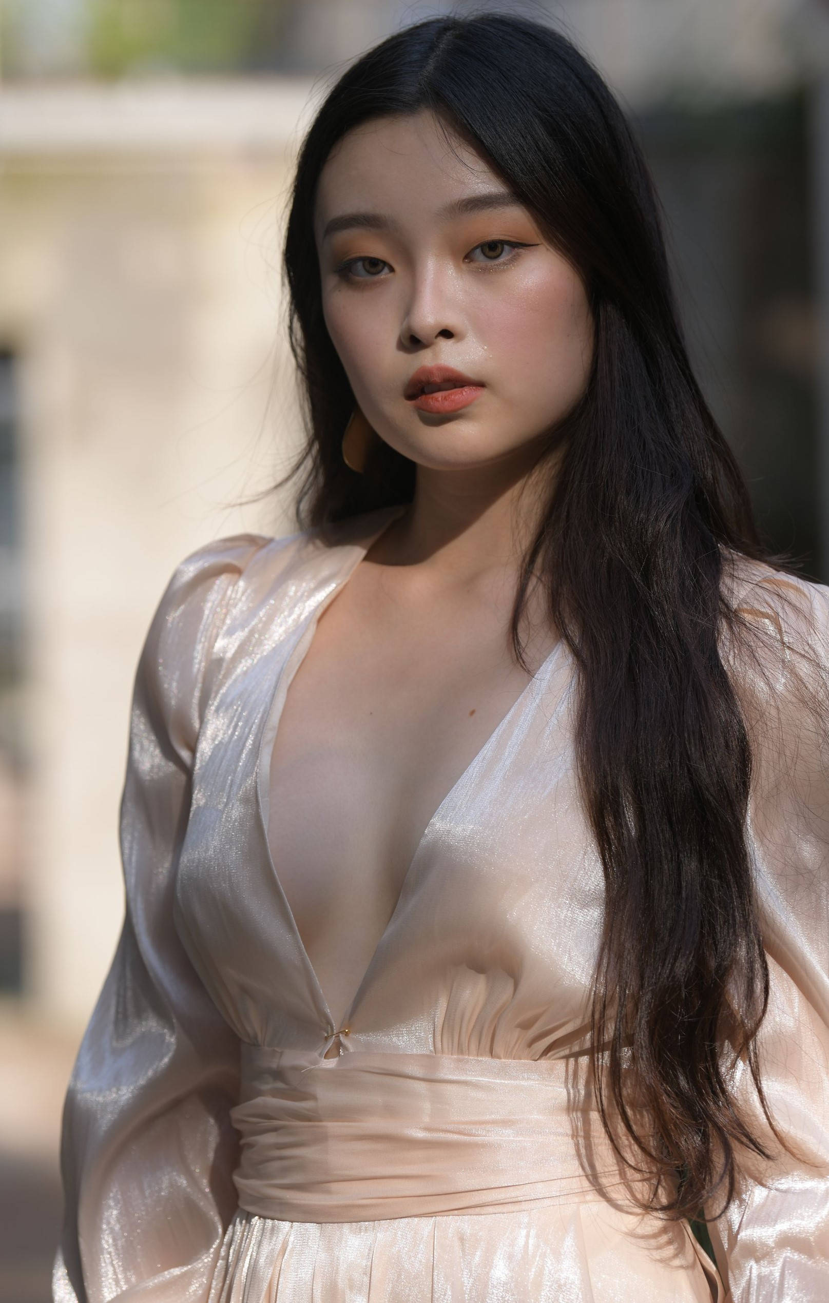 丝绸连衣短裙美女【套图+视频】