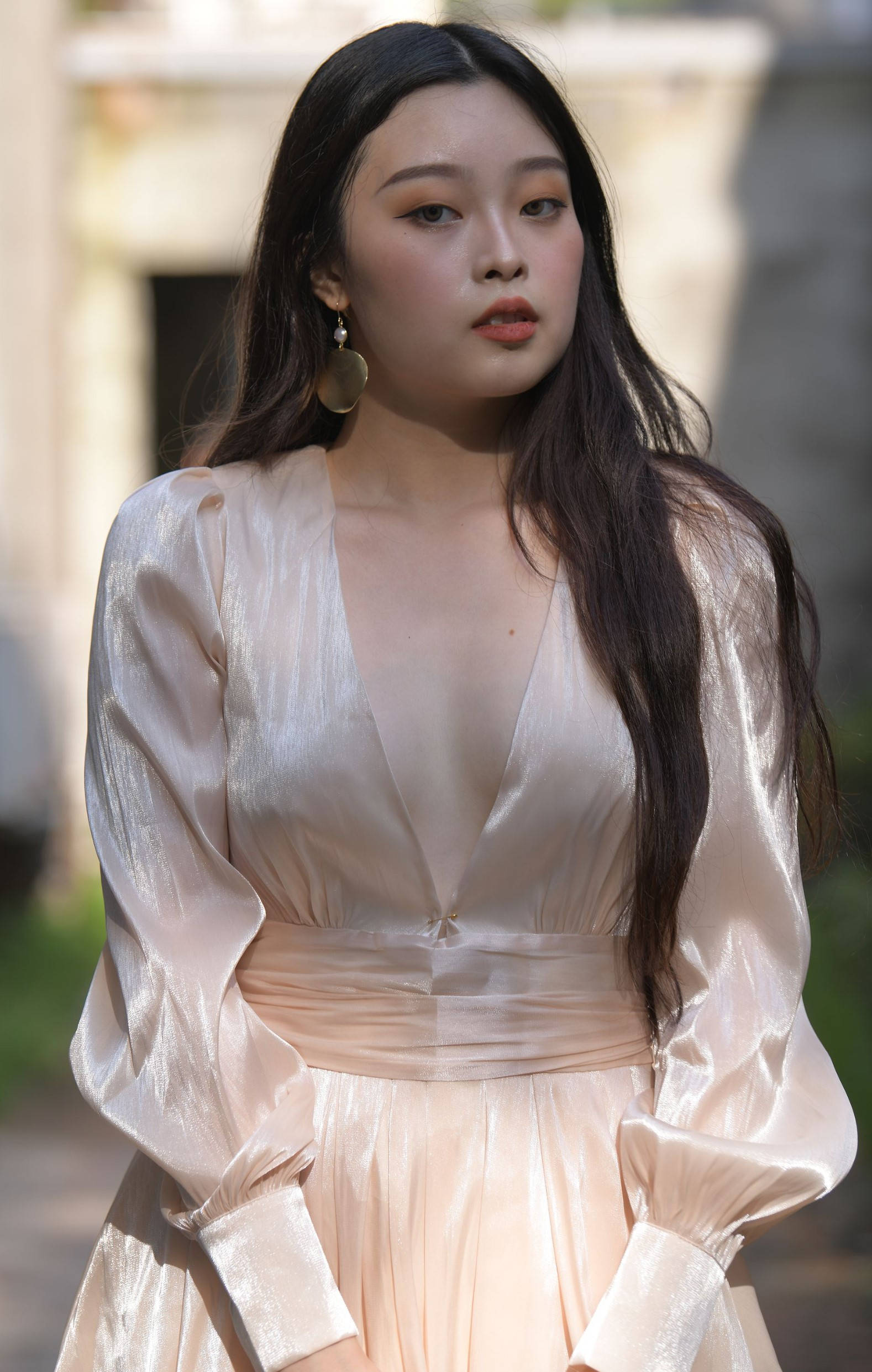 丝绸连衣短裙美女【套图+视频】