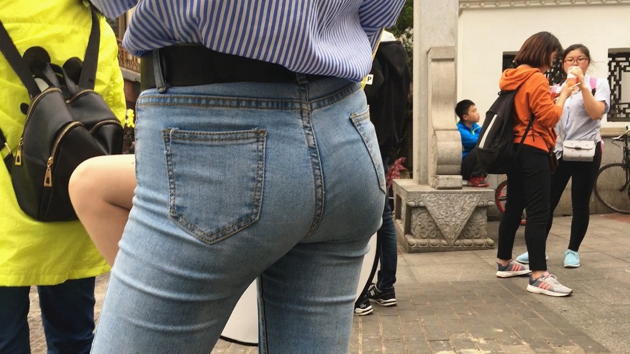 小翘臀美眉[172M/MOV]