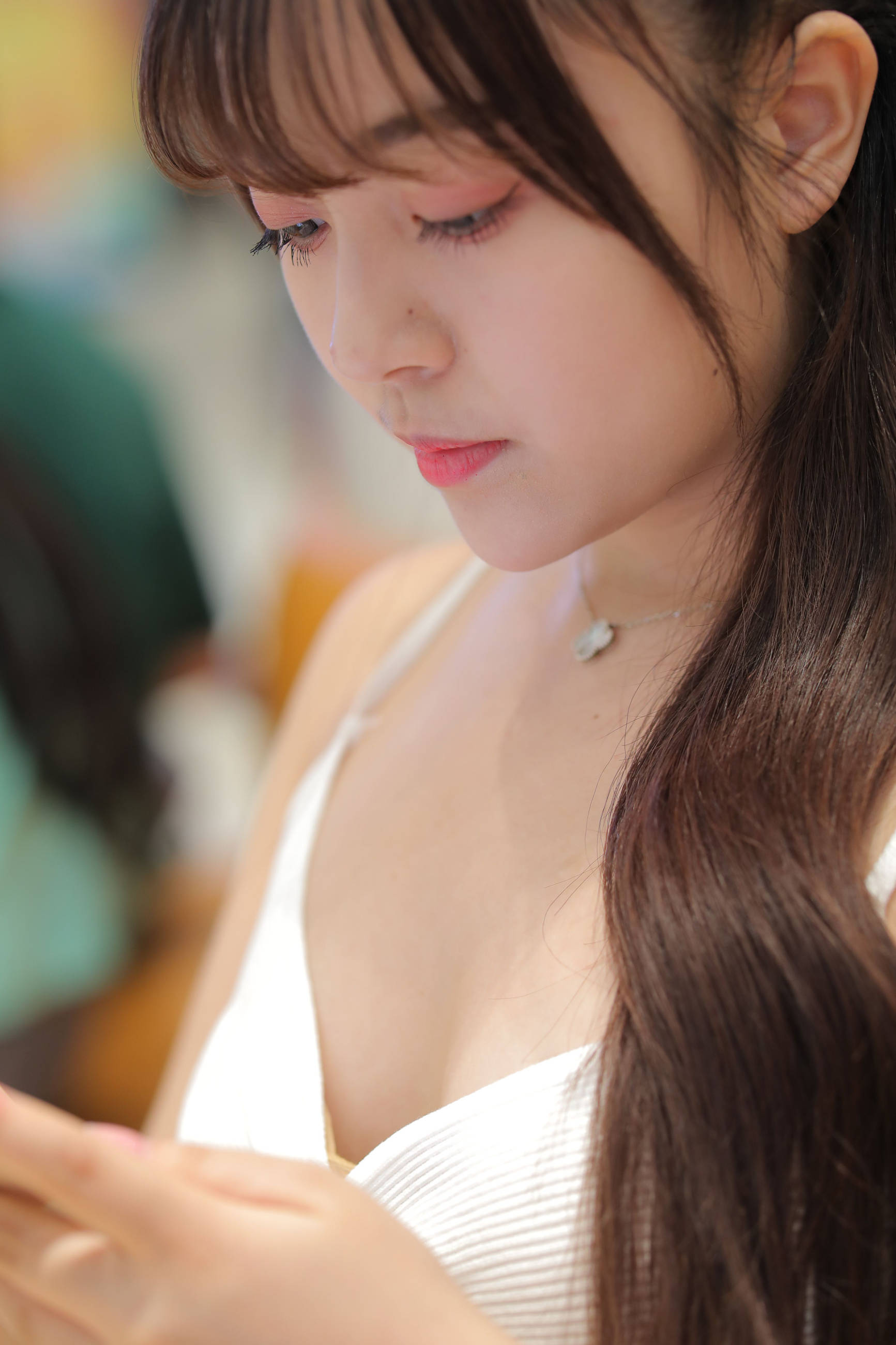 丰腴的紧牛美女【视频+套图】