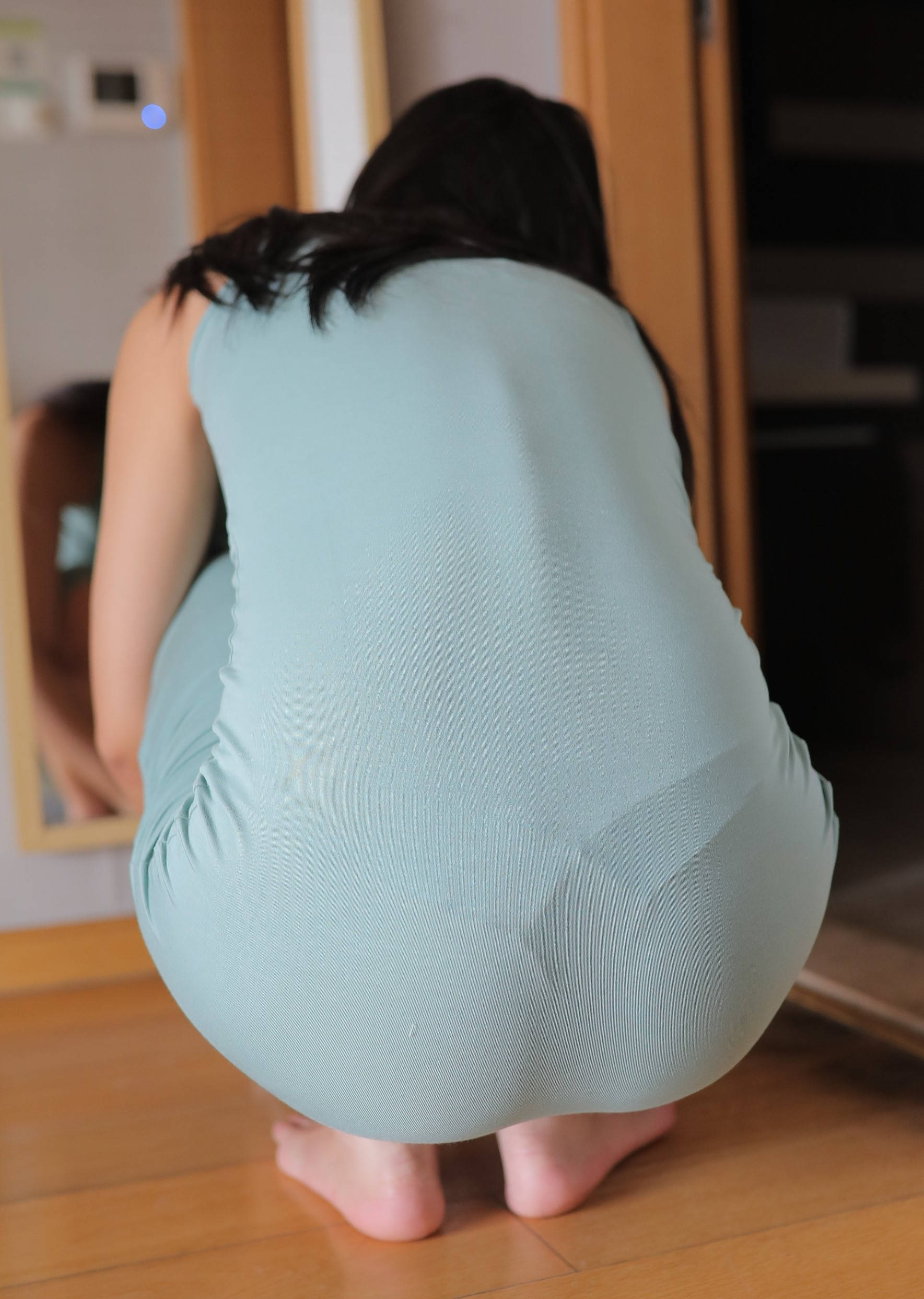 性感紧身包臀绿裙【视频+套图】