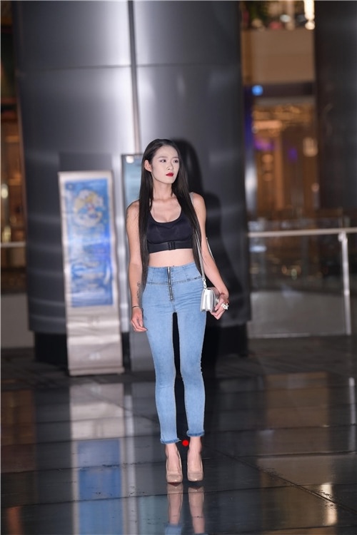 高跟牛仔小姐姐(132P)[2.79G/JPG]