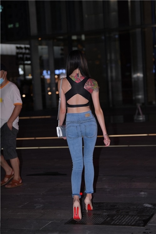 高跟牛仔小姐姐(132P)[2.79G/JPG]