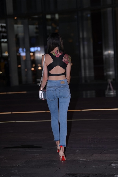 高跟牛仔小姐姐(132P)[2.79G/JPG]