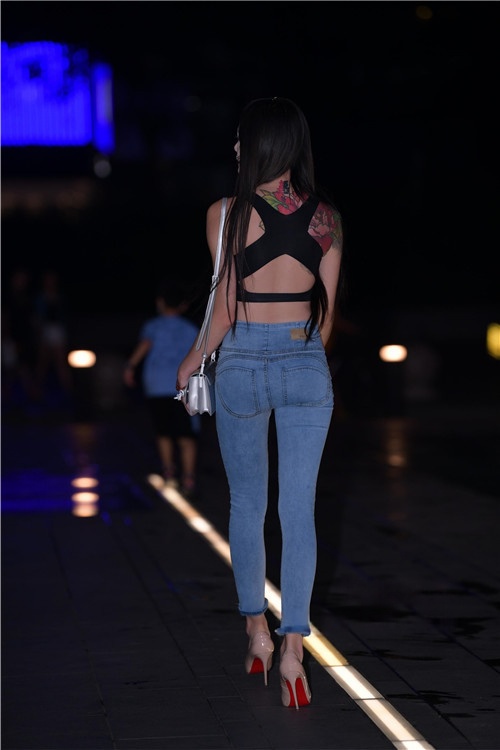高跟牛仔小姐姐(132P)[2.79G/JPG]