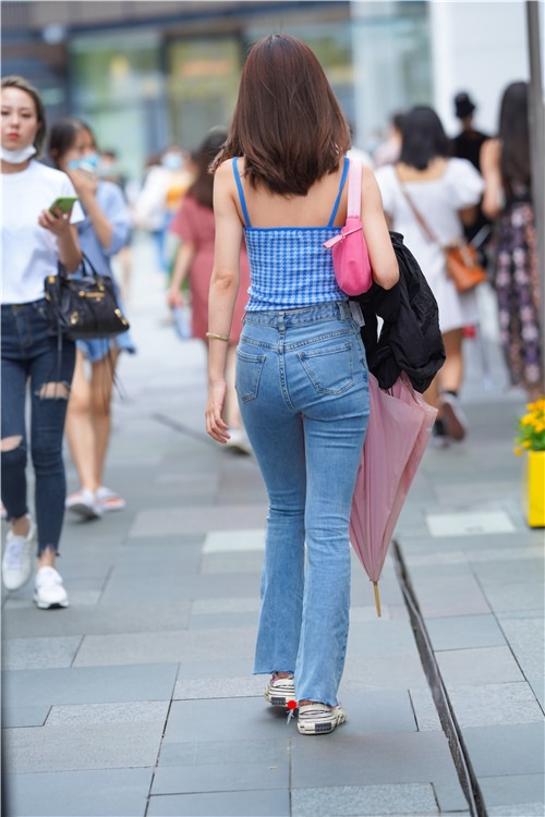 蓝牛小姐姐(85P)[974M/JPG]