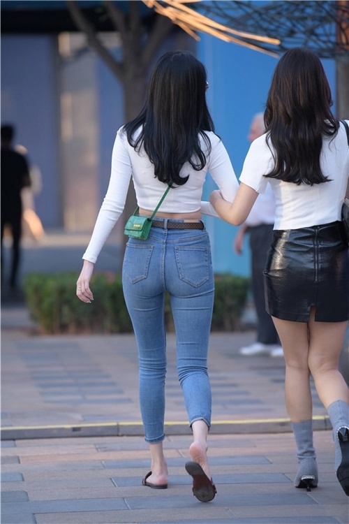 戴墨镜的紧牛美女(113P)[3.16G/JPG]