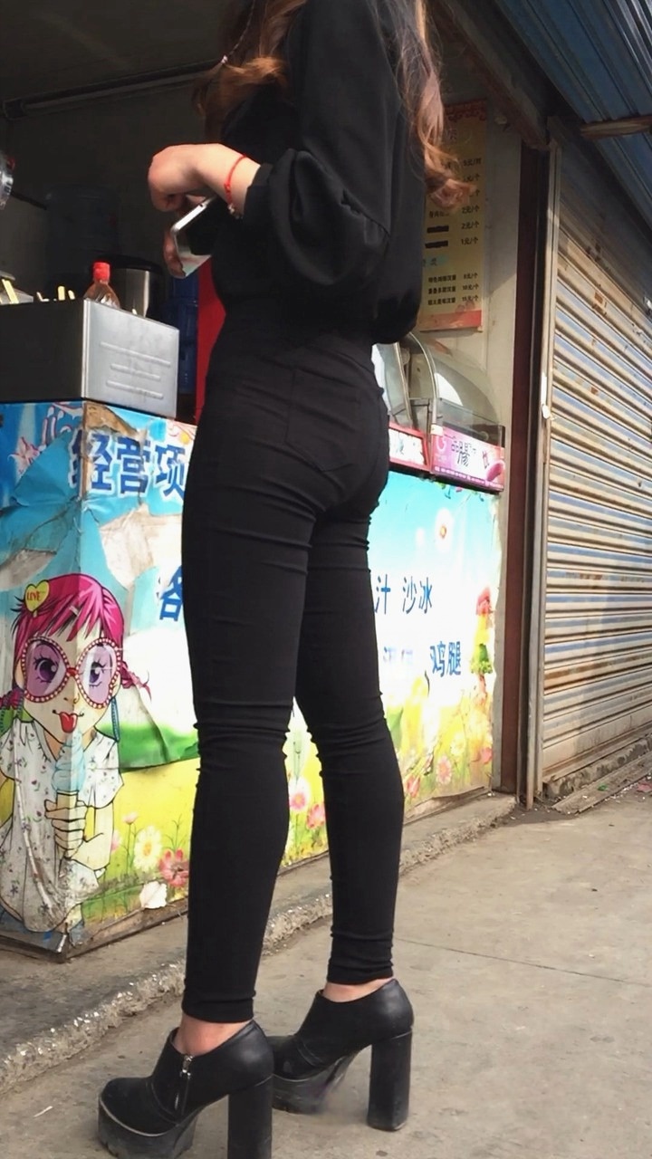 粗高跟黑紧裤靓丽大美女[480M/MOV]